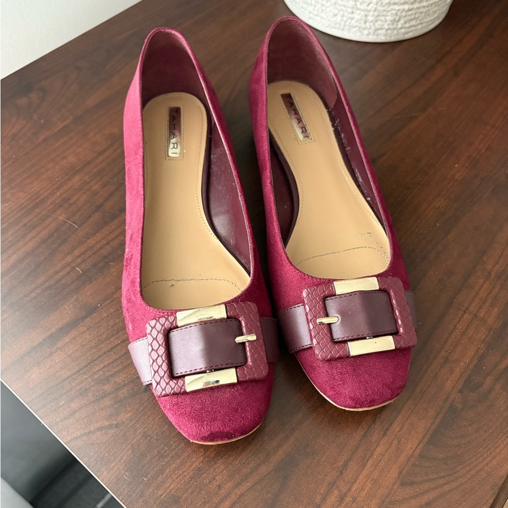 Tahari Elegant Burgundy Women's Flats